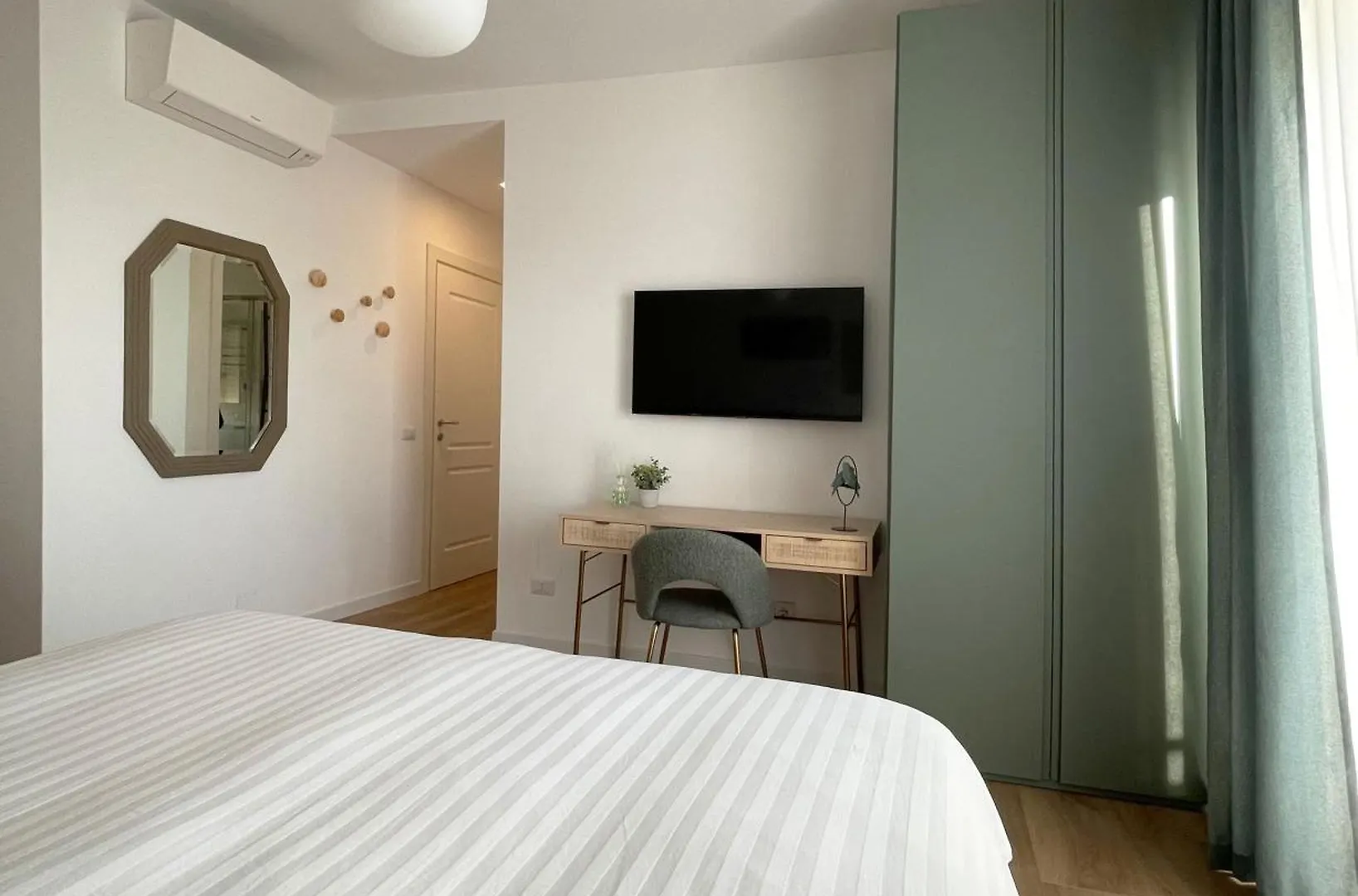 B&B Domus Teano Luxury Rooms Rome Bed & Breakfast